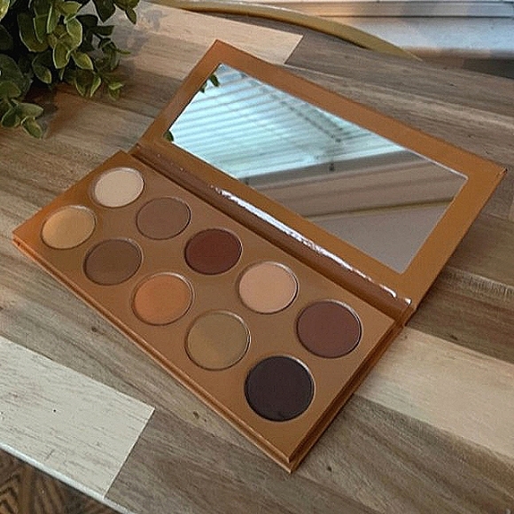 KKW Beauty Matte Honey Eyeshadow Palette - Picture 5 of 11